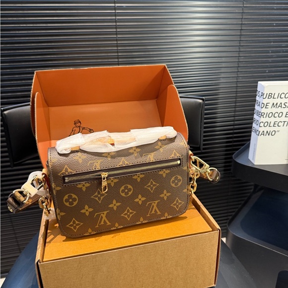 Louis Vuitton Classic Monogram Crossbody Bag - Picture 5 of 8